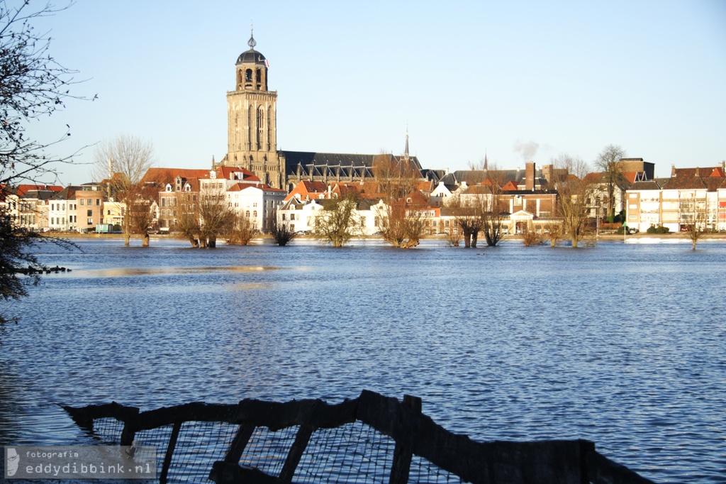 2010-12-15 Zicht op Deventer bij hoog water 003